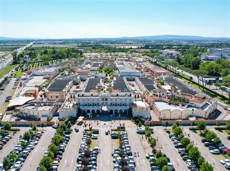 all'outlet della reggia non è più presente prada|La Reggia Designer Outlet .